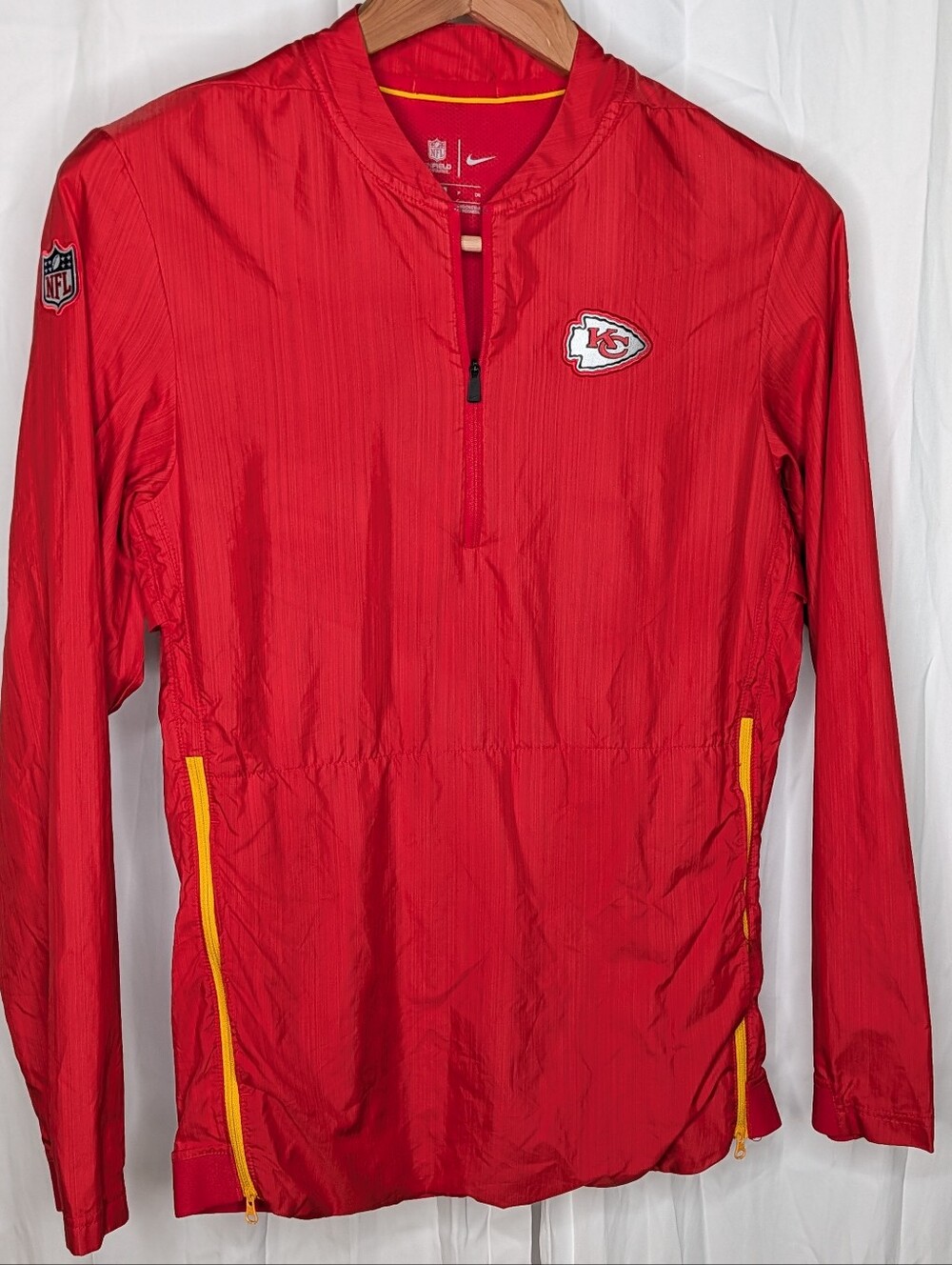 NFL Kansas Chiefs Light Weight Pull Over Vented Windbreaker Style Sz Small Nike